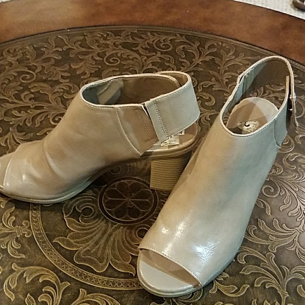 Steve Madden Open Toe Sandle